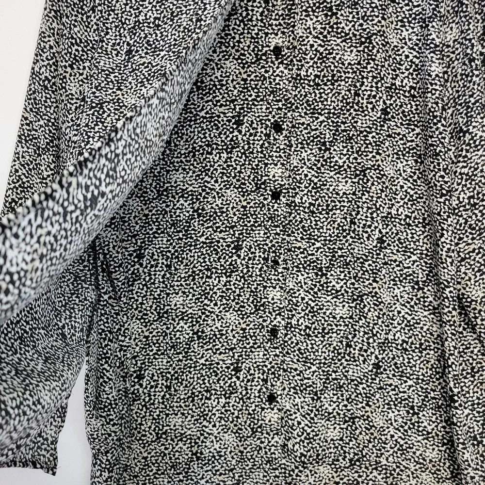 Chicos Shirt Womens XL Black White Animal Print Button Front Long Sleeve Top Mod - Picture 4 of 15